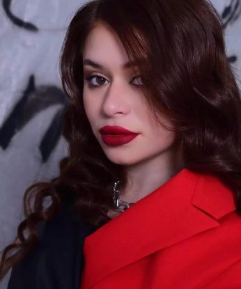 Хочешь окунуться в мир страсти и наслаждения? Я - именно та, кто тебе нужен. Развратная шатенка приглашает в гости для интимной встречи. Обещаю, не пожалеешь! 2551, 20 лет