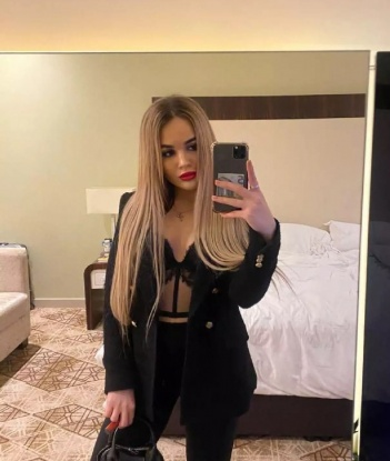 ✨ Я умелая и игривая компания, всегда готовая оказать персональные услуги и помочь тебе окунуться в мир наслаждений. 🌹 Мои опытные руки и нежное тело создадут незабываемую атмосферу нашей встречи. 💋
Возможности, которые я предлагаю, огромны. Разнообразие массажей, стриптиз, ролевые игры и даже бдсм - выбирать только тебе. Я готова исполнить твои самые сокровенные фантазии и сделать нашу встречу незабываемой. 💫
Мои фото подтверждают мою красоту и сексуальность – каждая мельчайшая деталь о нашем потрясающем свидании будет зафиксирована в них. 📷
Не верь мне на слово – почитай отзывы обо мне. Мои клиенты отмечают мою профессионализм, доверие и страстность. 💖
Ты можешь наслаждаться мной в Москве. Наши встречи могут проходить у меня или я приеду к тебе, чтобы ты смог расслабиться и забыть о проблемах дня. 🌃
Не упусти возможность испытать настоящую страсть и нежность вместе со мной. Со мной ты познаешь новые грани удовольствия. 🌟 3673, 22 года